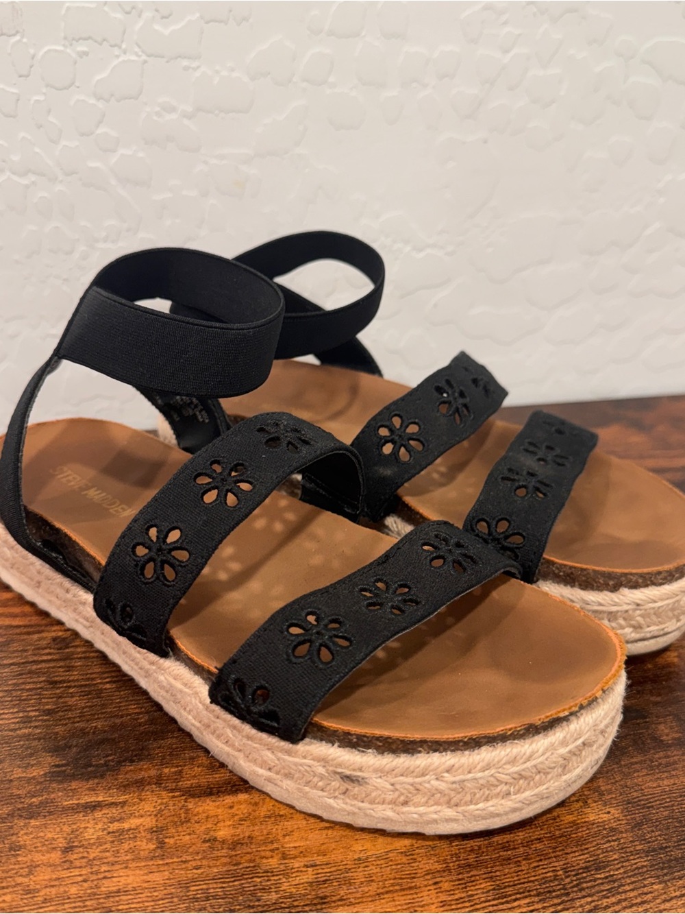 Steve Madden Black Floral Cutout Espadrille Sandals Girls 3